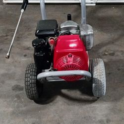 Honda Exel. 2,700 PSI  Gasoline Running Pressure Washer  Pressure Nozzle And Hose Included In Good Running Conditions 