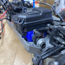 Traxxas 2075 Steering Servo! Barely Used!! Rc Car Losi Arrma HPI Tlr Redcat HSP ECX FMS 1/10 Nitro Electric 1/8 1/7 Tekno Vanquish Team Associated