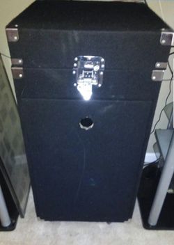 2 dj speakers with box to hold equipment
