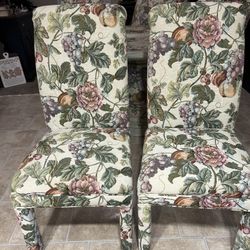 Beautiful Dining Room Chairs! 