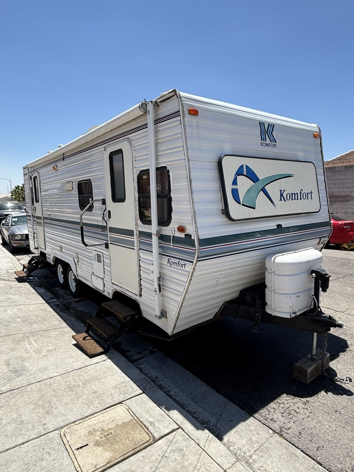 1999 Komfort Travel Trailer With Slide Out 