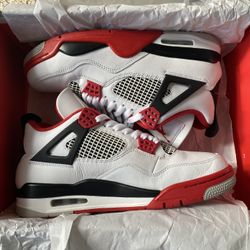 Nike Air Jordan 4 Retro OG Size 9.5 Fire Red 2020