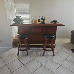 Bar w\stools