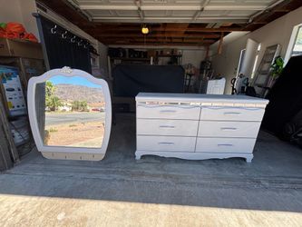 big dresser with mirror,can deliver