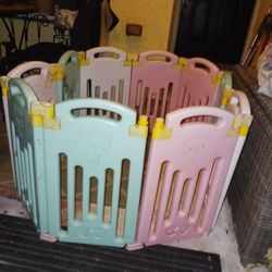 REALLY CUTE BABY PLAY YARD PUT IT AS CIRCLE OR LO N G WAYS TOO 20 FIRM