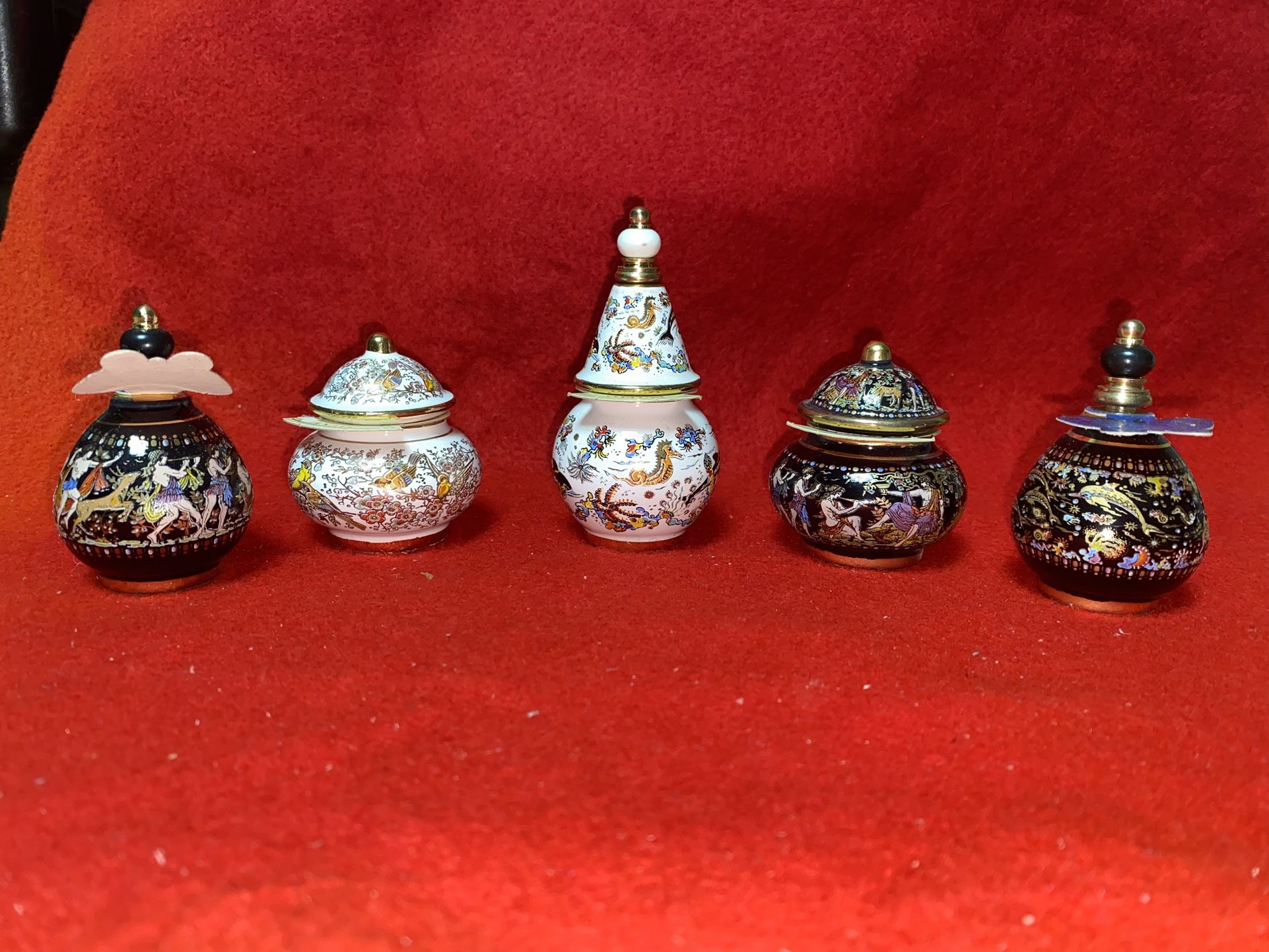 Vintage 2.5 Inch Set of 5 2 Oil/Perfume & 2 Cream & 1 Oil/Cream 24k gold Ceramic Vase Collectibles
