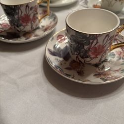 Beautiful Vintage Collection Cups And Sauces Set