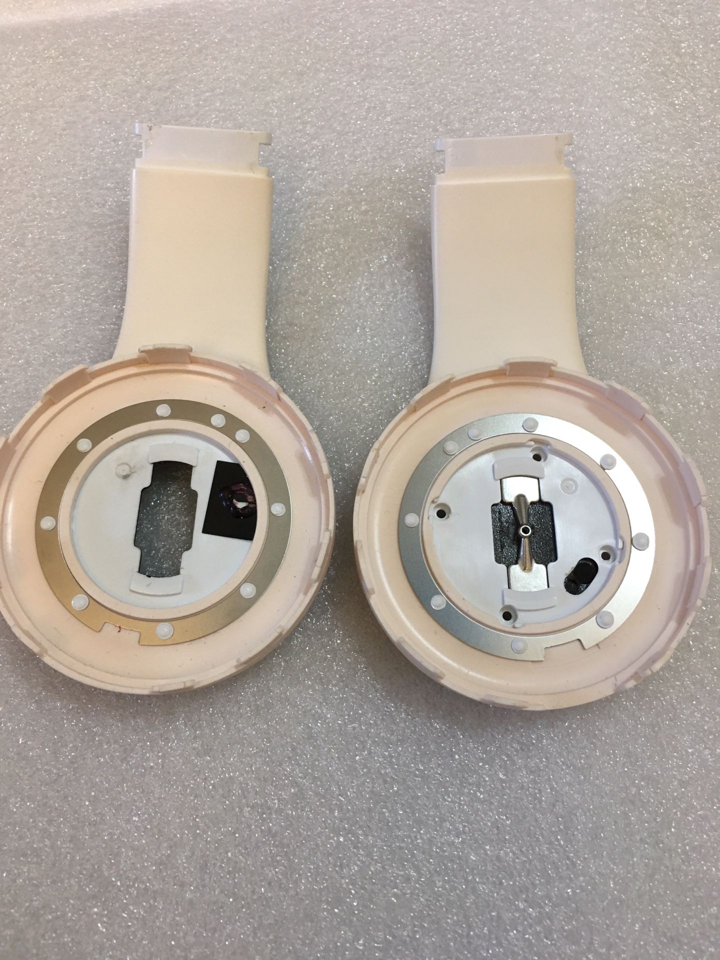 Earphone inner housing / bezel for beats dr dre studio 3 wireless headphones - rose gold   Will need solder, unsolder iron to replace this part on you