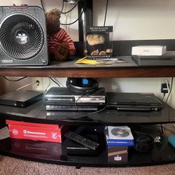 Tv And Tv Stand With Shelves 