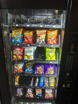 Snack  vending machine