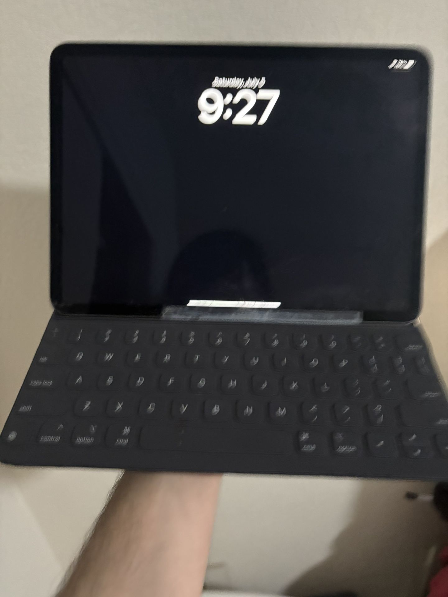 IPad Pro (11 inch) (256GB) cracked Screen