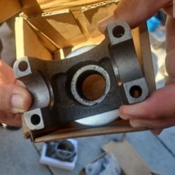 $10 Rear Drive Shaft Connector 2002-06 Chevy Suburban 