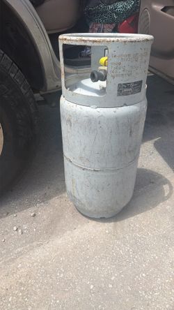 Forklift able, 120 gallon Propane tank (96 gallons of propane)