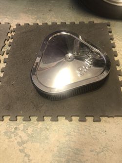 edelbrock triangle airfilter assembly,with k&n filter..$100,very good condition..
