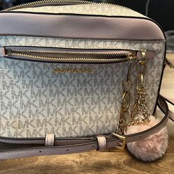 Michael Kors Jetset Crossbody Bag