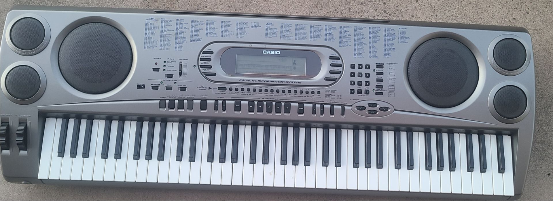 Casio WK-1630 Keyboard with stand and Gig bag