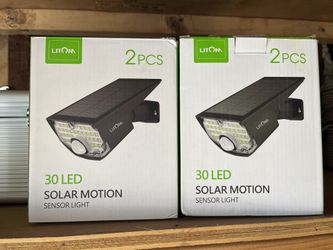 4 Solar Lights Open Box
