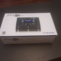 TC Helicon Play Acoustic 3-Button Vocal And Acoustic Guitar Effects Stompbox