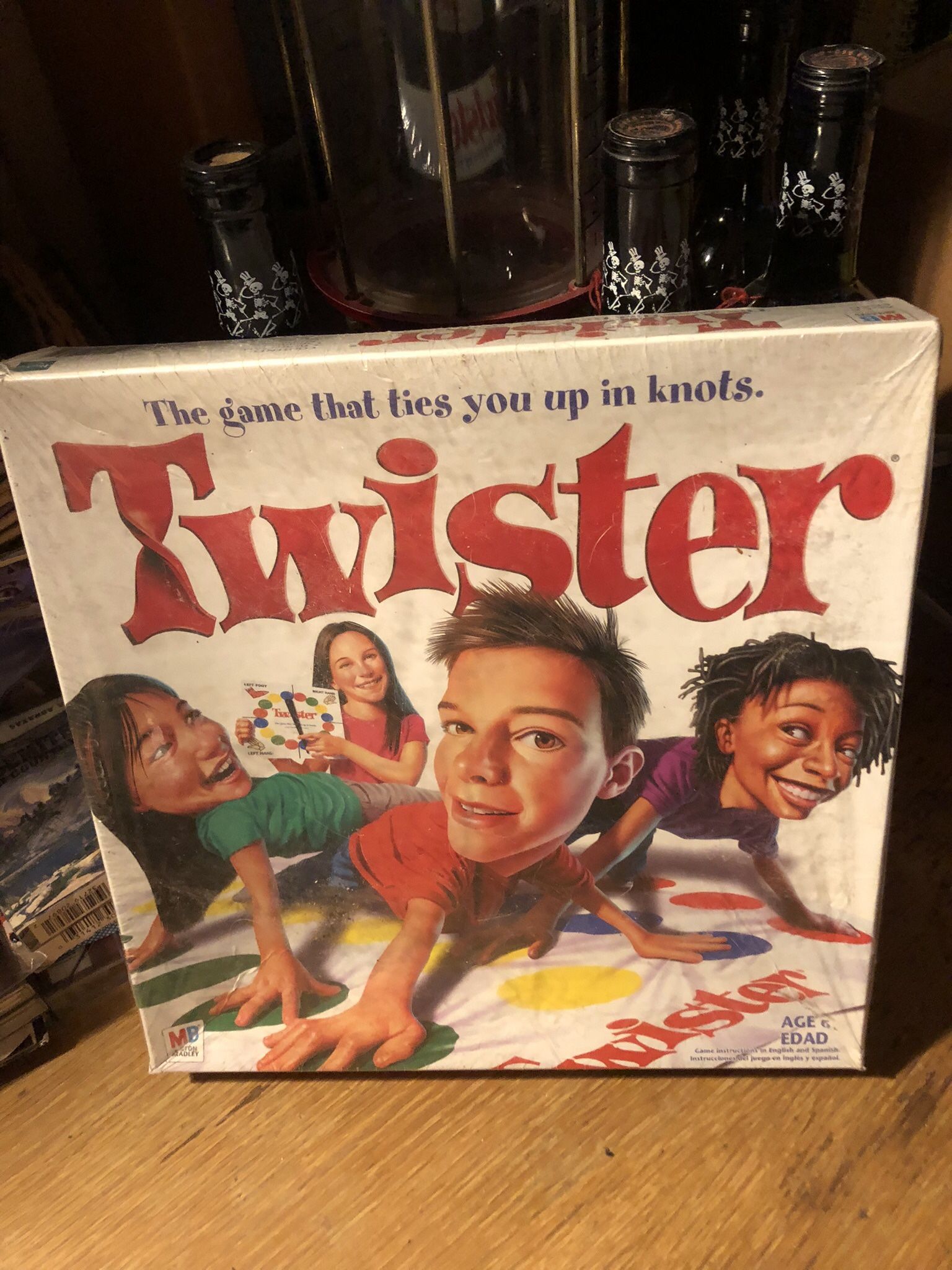 TWISTER BOARD GAME 