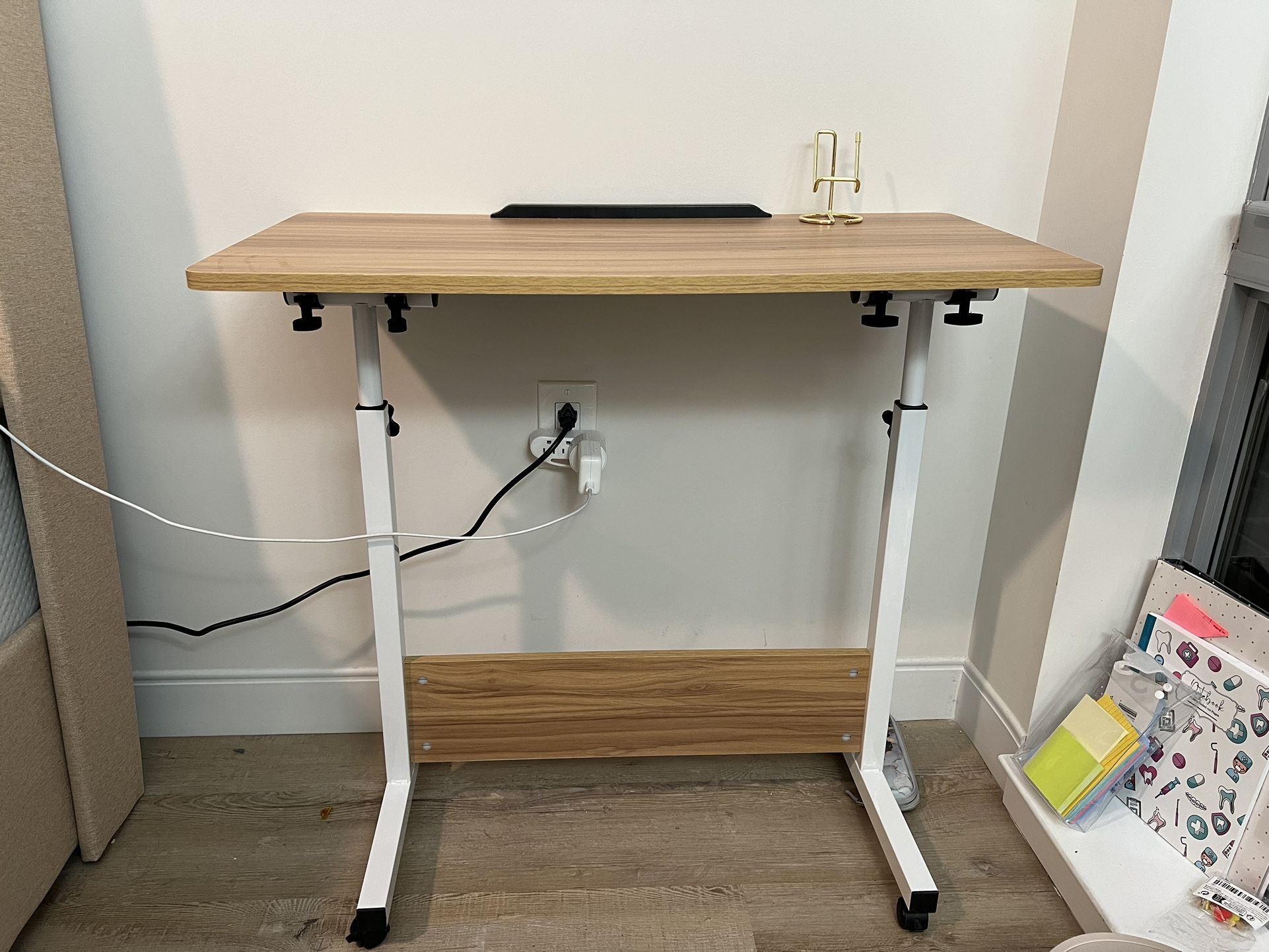 Movable desk study/work desk with height adjustment