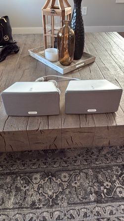 Sonos Play:3 speakers