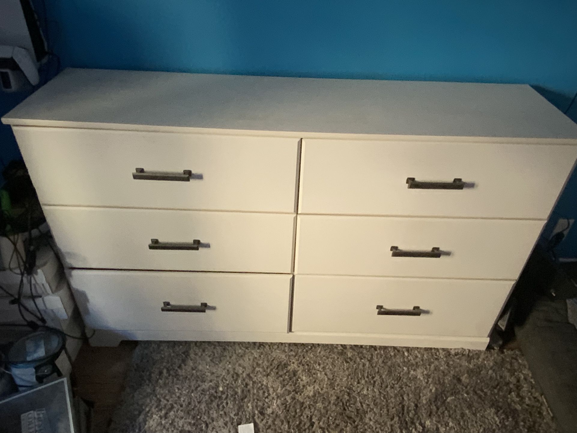 Dresser & End Table Set