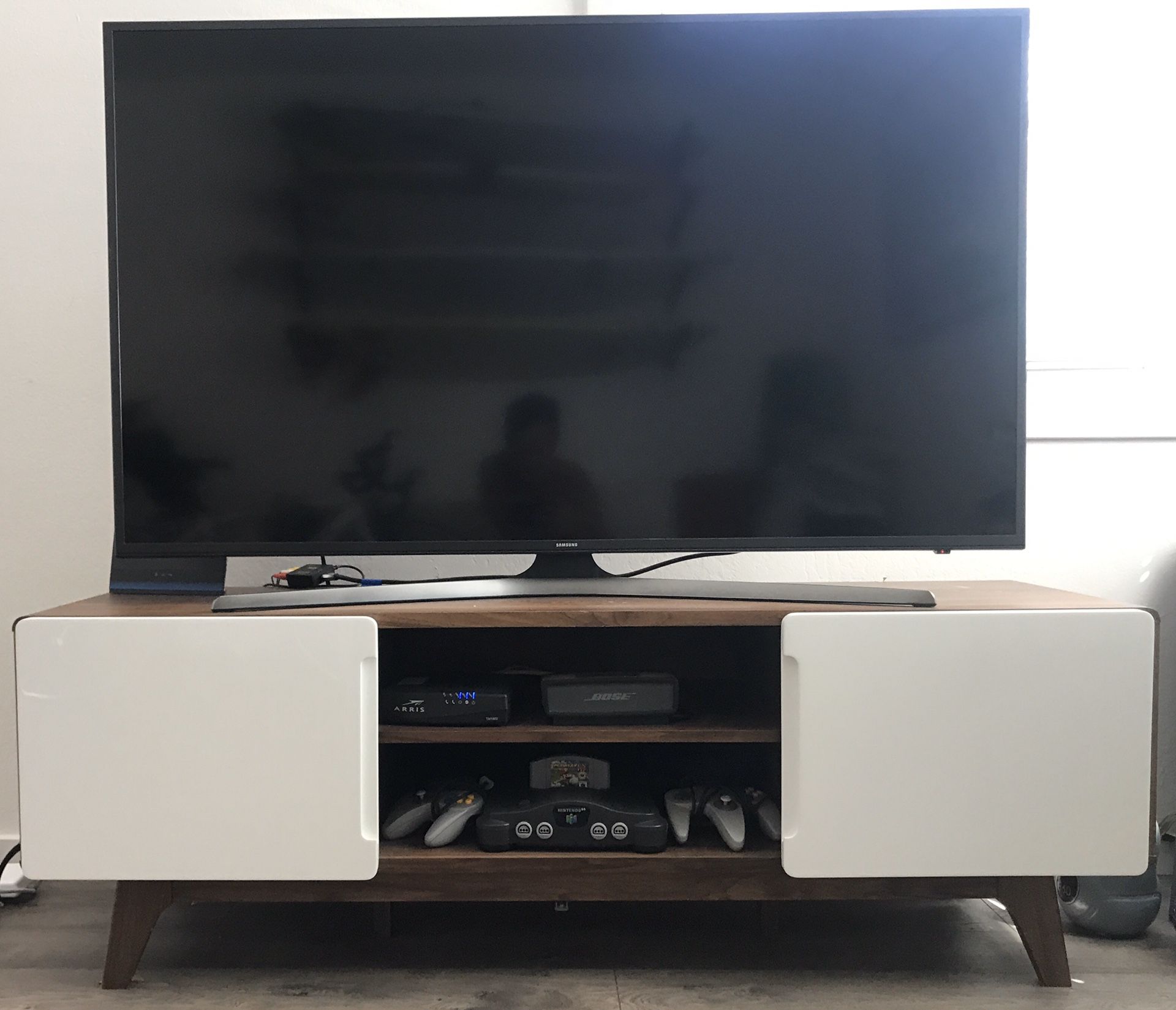 Midcentury TV stand up to 65”