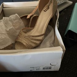 Heels Size 6.5 Davids Bridal Used Once 