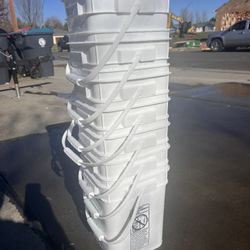 Food Grade 4 Gallon Buckets $1, With Lid $1.50