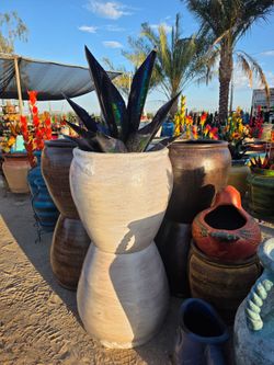 NEW Planters🪴Flowers, Cacti, Metal Yard Art