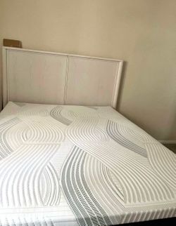 Queen bed