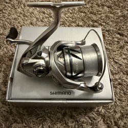 New Shimano Stradic 2500HGFM Fishing Reel