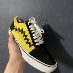 Vans Peanuts x Old Skool Charlie Brown size 10 with box
