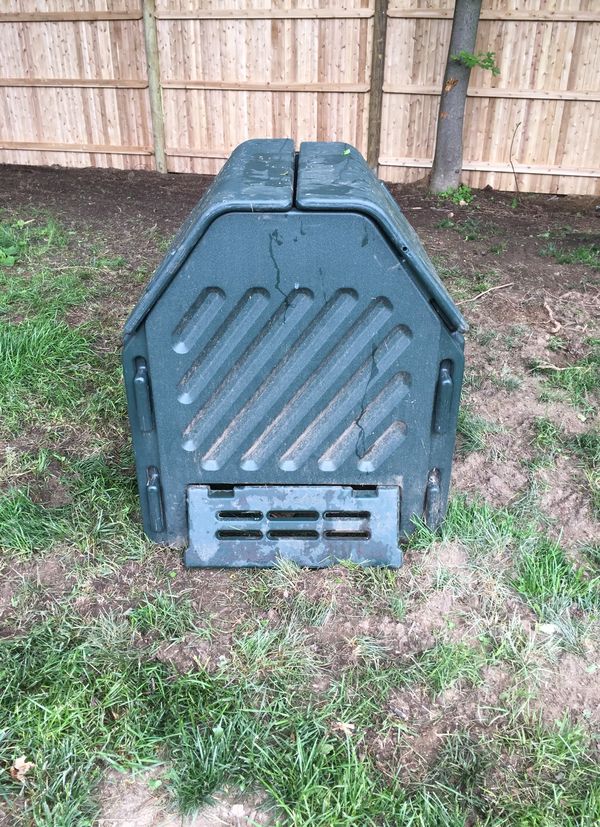 Rubbermaid Compost Bin for Sale in Marlborough, MA OfferUp