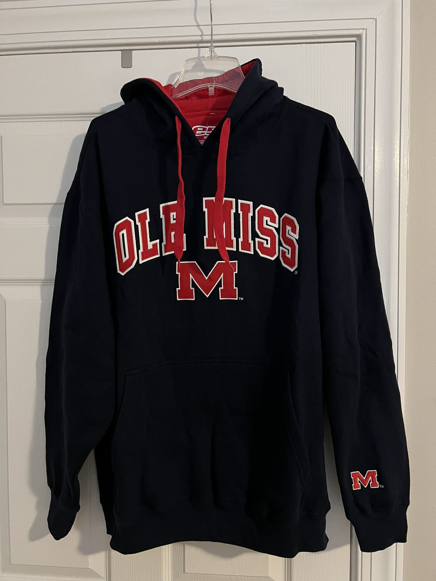 Ole Miss Mississippi Men's XL Navy Red Embroidered Hoodie Sweatshirt NWT Pockets  Navy sweatshirt/hoodie. Red and white accents. Embroidered. Kangaroo
