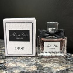 NEW DIOR MISS DIOR ESSENCE EAU DE PARFUM MINI $20!