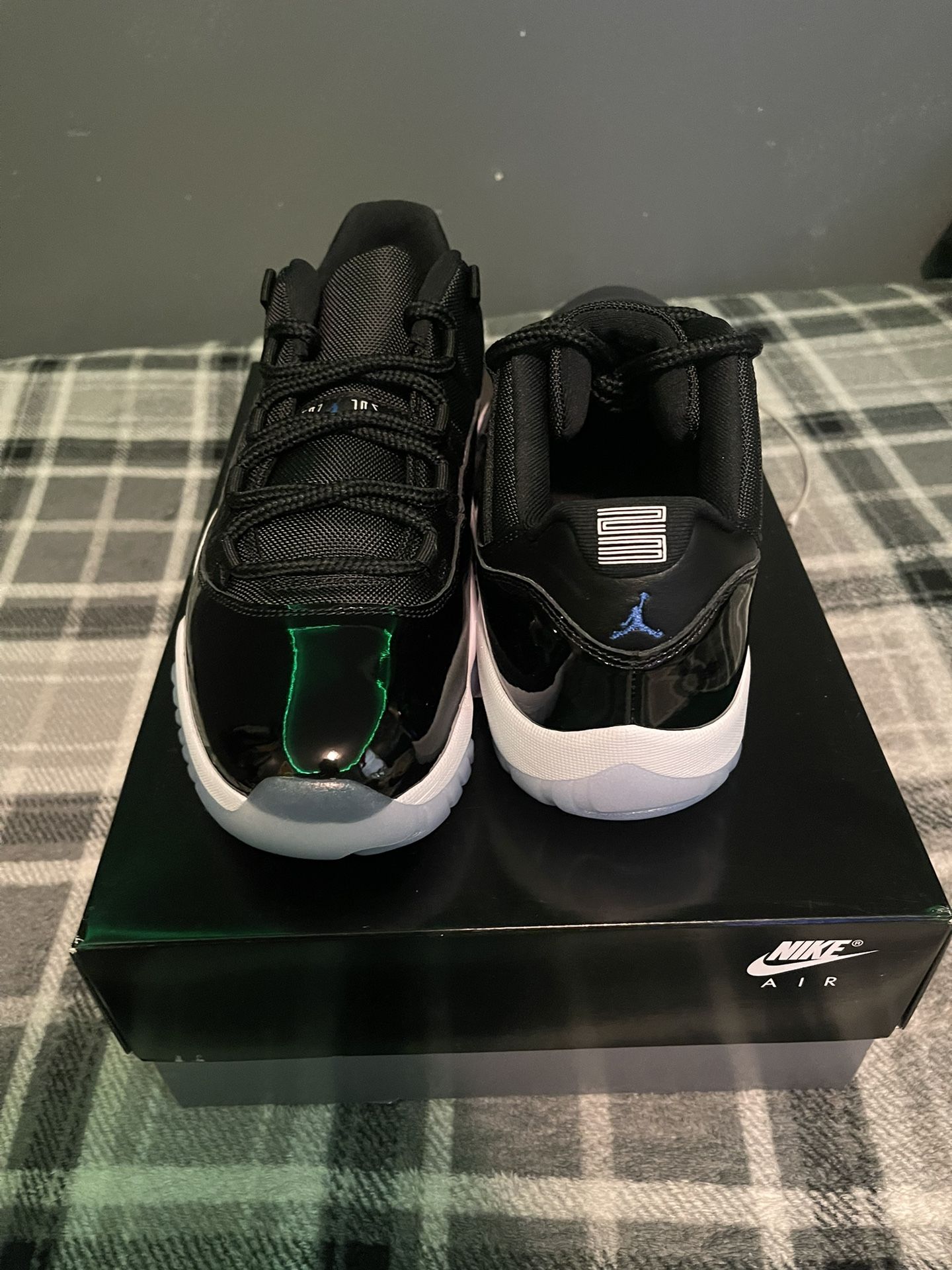 🛸Space jam 11 Low Size 10.5 Brand New 🪐