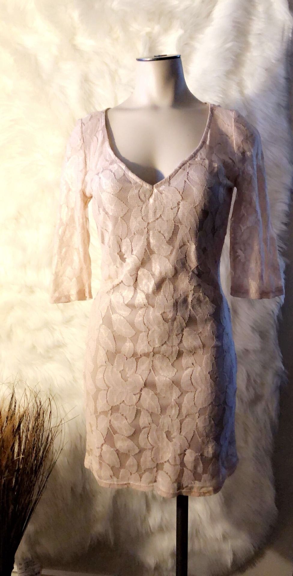 Plush dress lacy