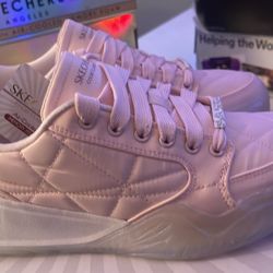 Women Skechers Size 7.5