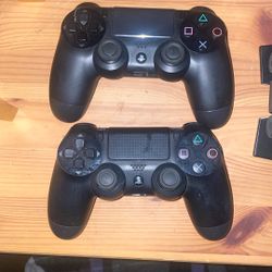 PlayStation 4 Controllers 