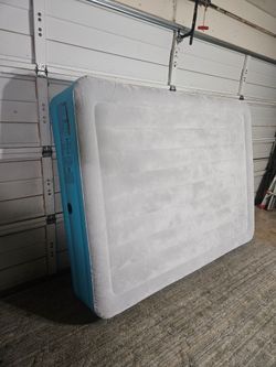 Excellent condition Intex Queen-size air mattress, only used a few times. It's clean, very comfortable, and holds air perfectly with no leaks. Comes c