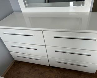 Modern Gloss White 6-Drawer Dresser - Contemporary Style