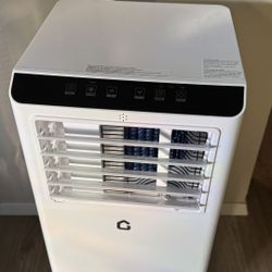 Portable Air Conditioner / dehumidifier, 8000 BTU