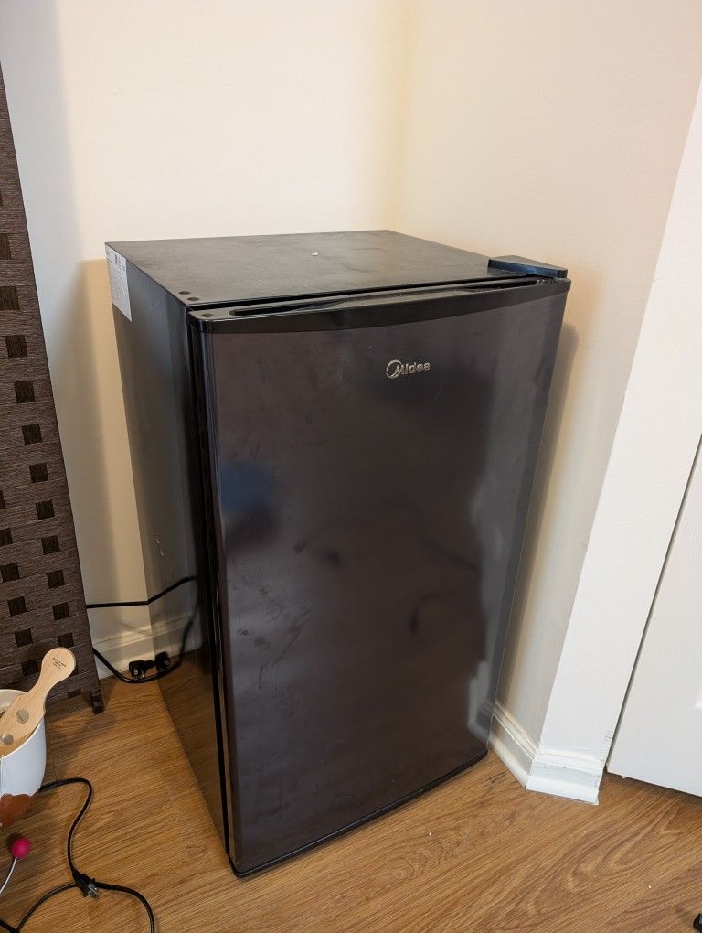 Mini Refrigerator 