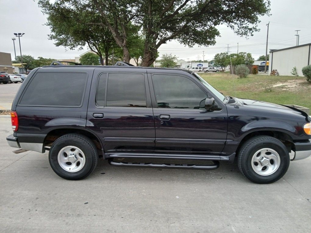 1999 Ford Explorer