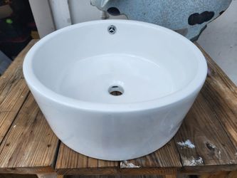 New White Round Counter Top Vessel Sink 
Lavamanos Redondo Nuevo