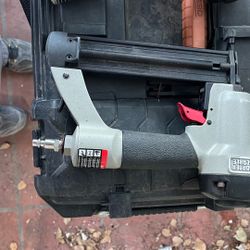16 Finish Nailer & 18 Gauge Brad Nailer