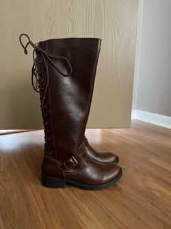 Woman’s leather boots Size 7M