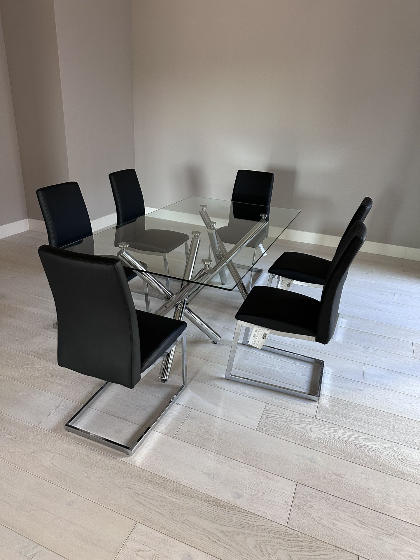 Dining Table 6 Chairs New