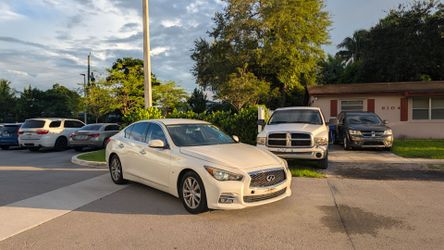 2015 Infiniti Q50